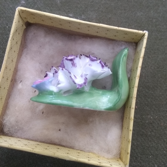 Coalport Fine English Bone China Figurine - Picture 2 of 7